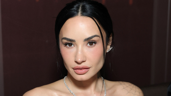 Demi Lovato’s Diamanté Outline Manicure Is the Epitome of Holiday Elegance — See Photo